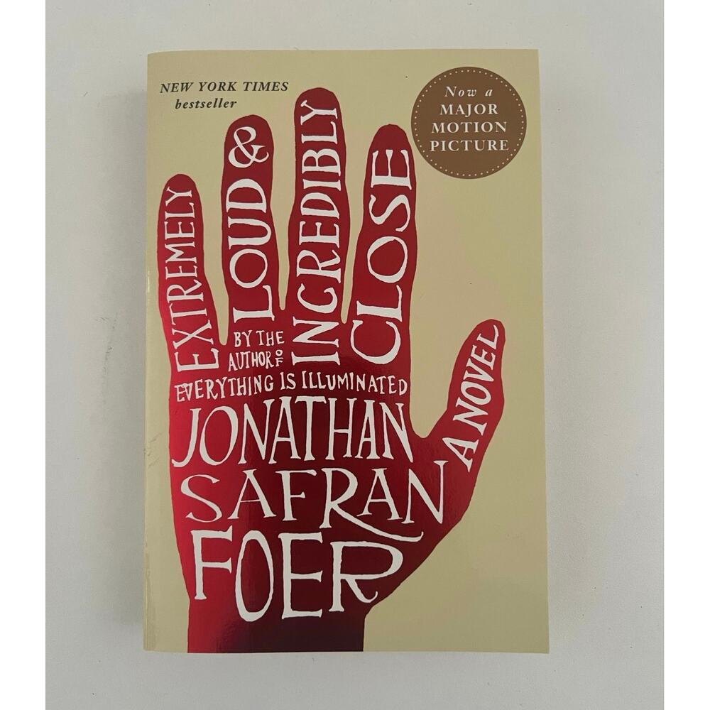 Extremely Loud and Incredibly Close Softcover Book By Jonathan Safran Foer